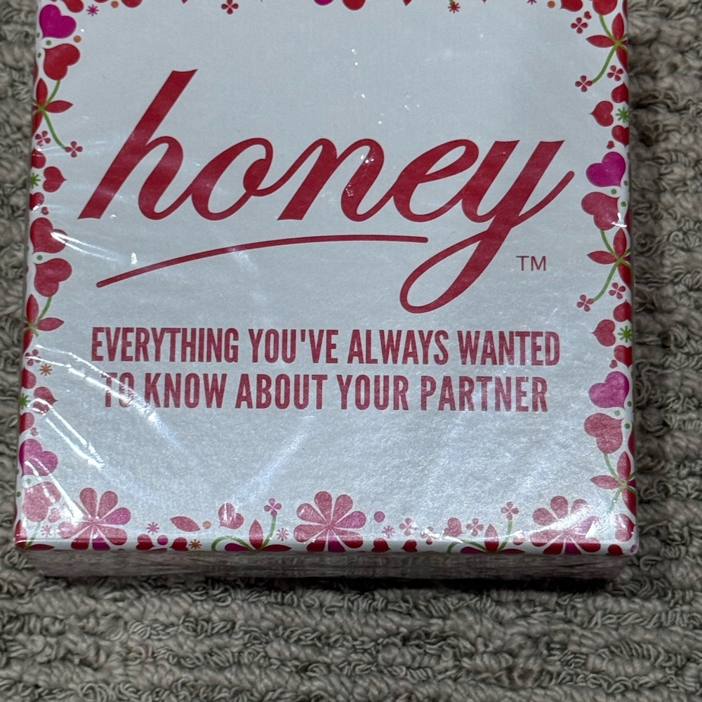 Honey Party Game - Pink & White Box - Picture 1 of 2
